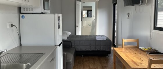 Poplar Vanhome Studio living and bedroom
