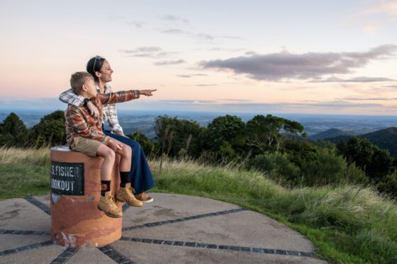 Mother and son at Fishers Lookout. Image credit: TEQ