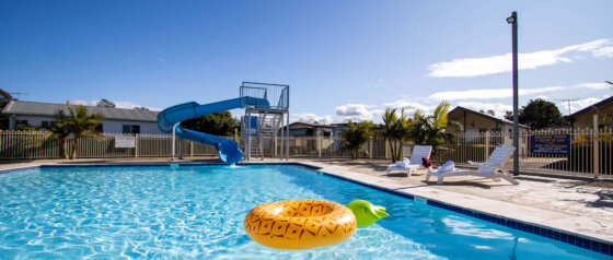 Heatherbrae Holiday Village pool