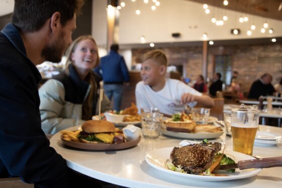 Dining in Fitzy’s Toowoomba. Image credit: TEQ