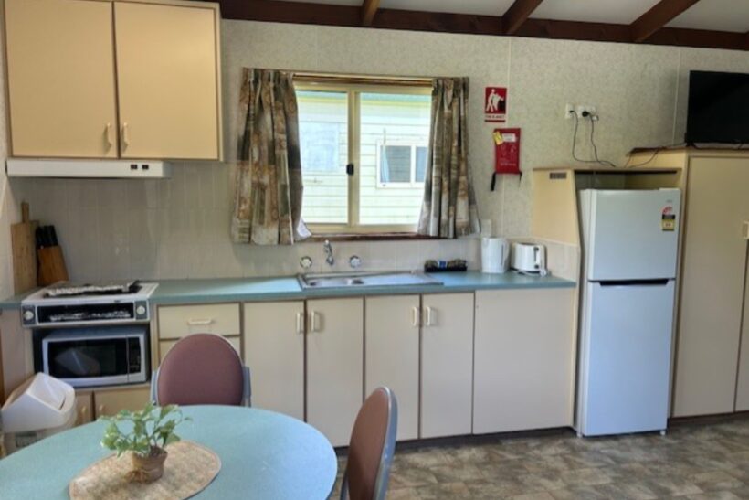 Economy 1 Bedroom Cabin Pet Friendly kitchen